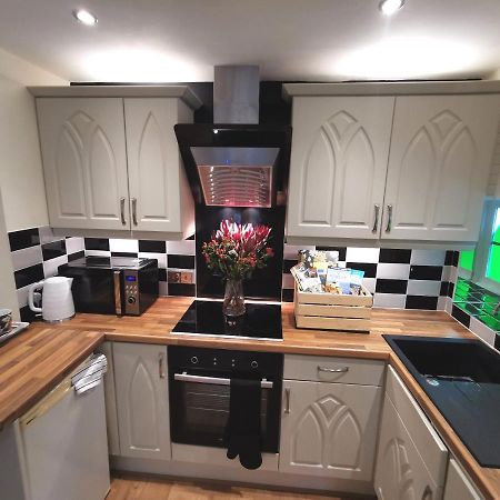 Castle Annexe From 3 Nights Apartment Torquay Bagian luar foto